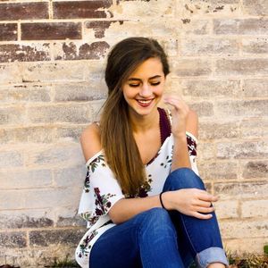 Meet your Posher, Ella